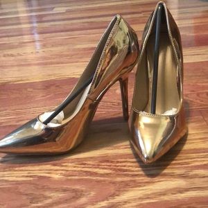 Brand new in box Rose Gold Pumps
